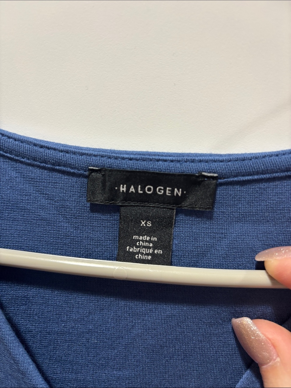 Halogen Twist-Front V-Neck Top in Blue NWT SIZE XS - Picture 2 of 6